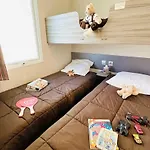 Zecamping 3 Pet Friendly En Bord De Riviere Avec De Sable Parque de Campismo