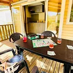Zecamping 3 Pet Friendly En Bord De Riviere Avec De Sable