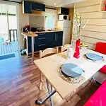 Parque de Campismo Zecamping 3 Pet Friendly En Bord De Riviere Avec De Sable Jumilhac-le-Grand
