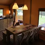 Zecamping 3 Pet Friendly En Bord De Riviere Avec De Sable