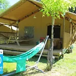 Zecamping 3 Pet Friendly En Bord De Riviere Avec De Sable Parque de Campismo Jumilhac-le-Grand
