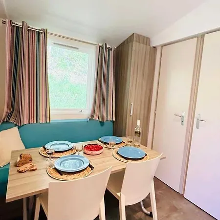 Zecamping 3 Etoiles Pet Friendly En Bord De Riviere Avec De Sable