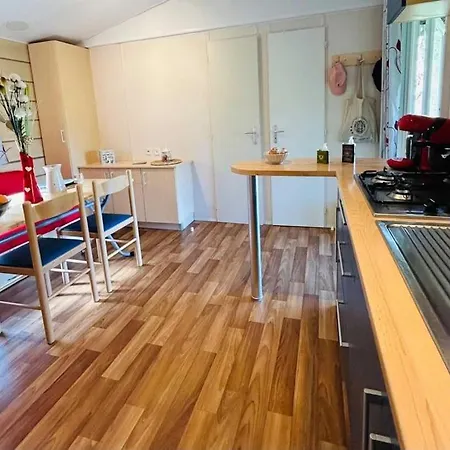 Zecamping 3 Etoiles Pet Friendly En Bord De Riviere Avec De Sable Camping