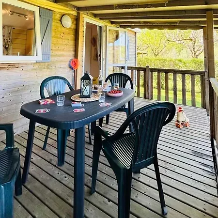 Camping Zecamping 3 Etoiles Pet Friendly En Bord De Riviere Avec De Sable