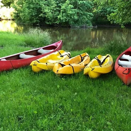 Zecamping 3 Etoiles Pet Friendly En Bord De Riviere Avec De Sable