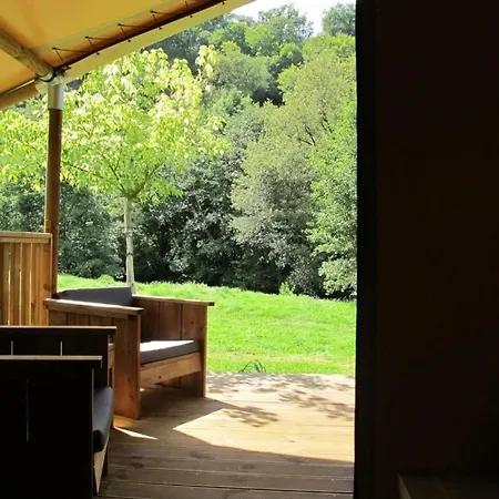 Zecamping 3 Etoiles Pet Friendly En Bord De Riviere Avec De Sable