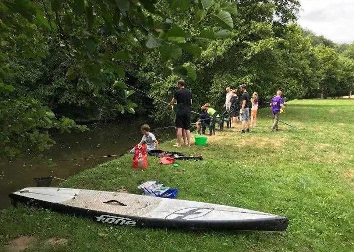 Kamp alanı Zecamping 3 Pet Friendly En Bord De Riviere Avec Une Plage De Sable