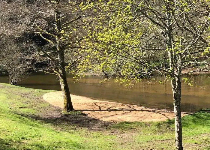 Zecamping 3 Pet Friendly En Bord De Riviere Avec Une Plage De Sable *