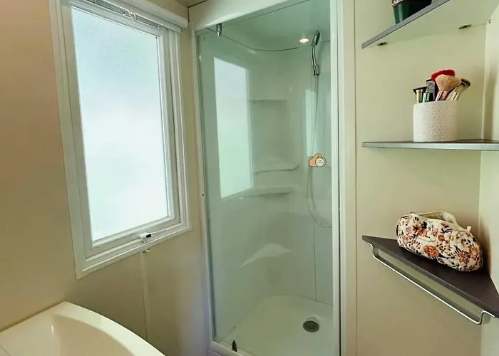 Zecamping 3 Pet Friendly En Bord De Riviere Avec Une Plage De Sable Jumilhac-le-Grand