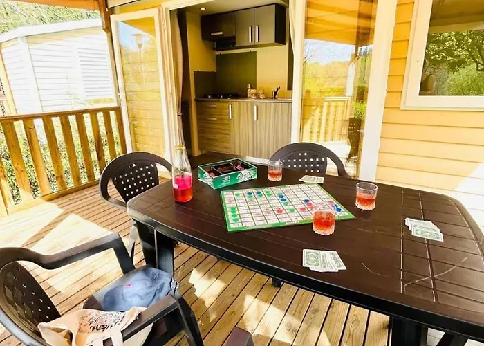 Zecamping 3 Pet Friendly En Bord De Riviere Avec De Sable