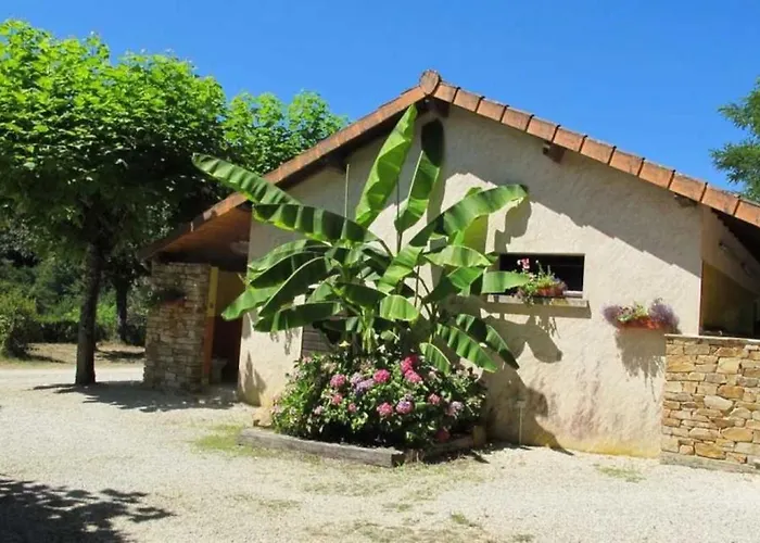 Zecamping 3 Pet Friendly En Bord De Riviere Avec Une Plage De Sable Kamp alanı