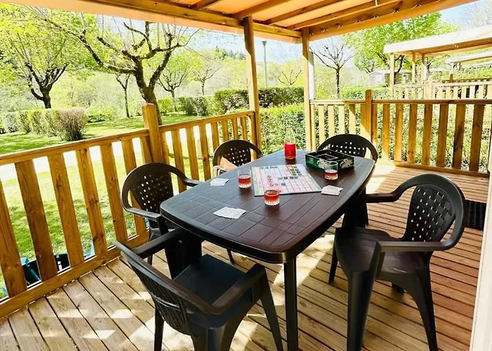 Zecamping 3 Pet Friendly En Bord De Riviere Avec Une Plage De Sable Kamp alanı