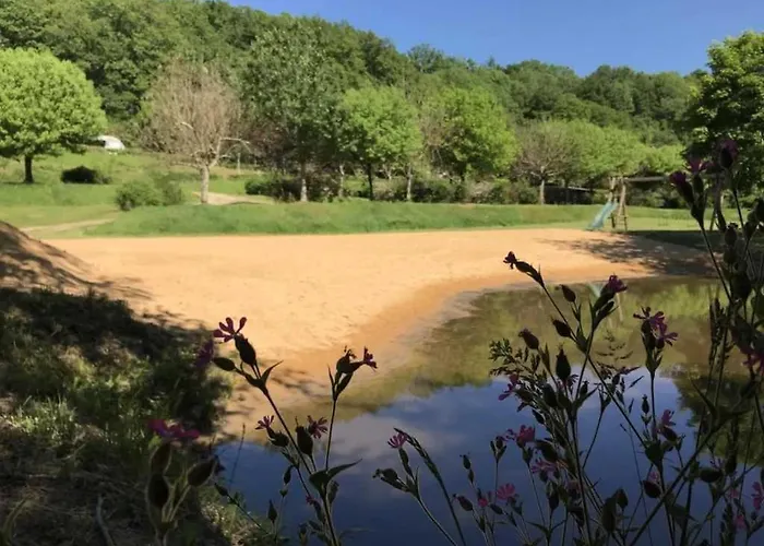 Zecamping 3 Pet Friendly En Bord De Riviere Avec Une Plage De Sable Kamp alanı *