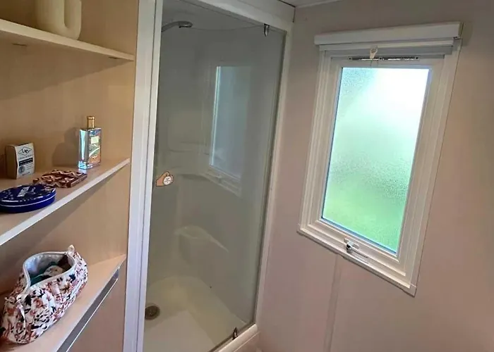 Zecamping 3 Pet Friendly En Bord De Riviere Avec Une Plage De Sable Jumilhac-le-Grand