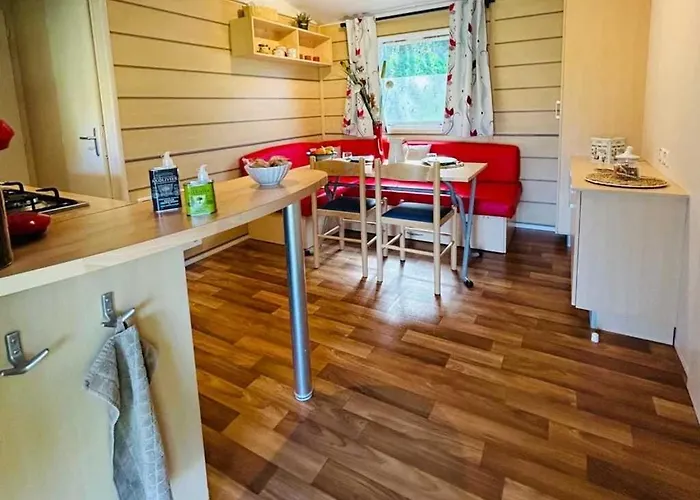 Kamp alanı Zecamping 3 Pet Friendly En Bord De Riviere Avec Une Plage De Sable *