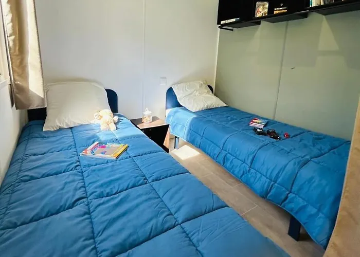 Zecamping 3 Pet Friendly En Bord De Riviere Avec De Sable Jumilhac-le-Grand