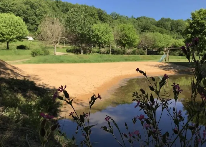 Kemp Zecamping 3 Pet Friendly En Bord De Riviere Avec De Sable