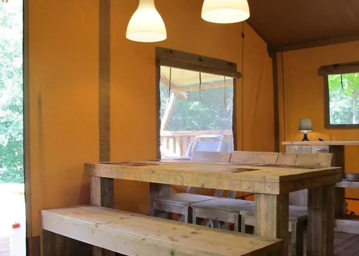 Kamp alanı Zecamping 3 Pet Friendly En Bord De Riviere Avec Une Plage De Sable Jumilhac-le-Grand